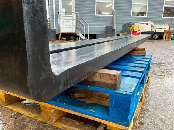 UNUSED 3200mm SLIDING CARRIAGE FORKS2068. 383432827