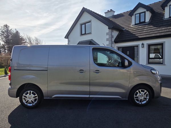 Vauxhall Vivaro 2021 383572540