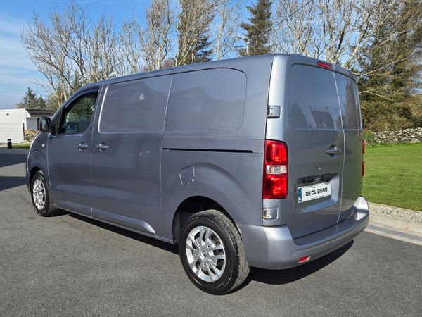 Vauxhall Vivaro 2021 383572535