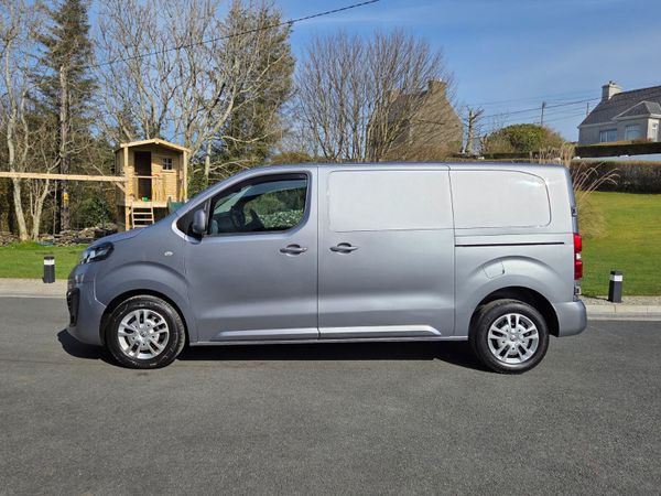 Vauxhall Vivaro 2021 383572539
