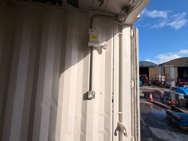 10 x 8 site container vented + checker plated floo 383533058