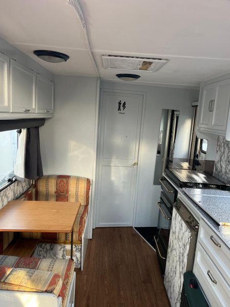 ✨BARGAIN SWIFT LIFESTYLE 4 BERTH✨ 383647532