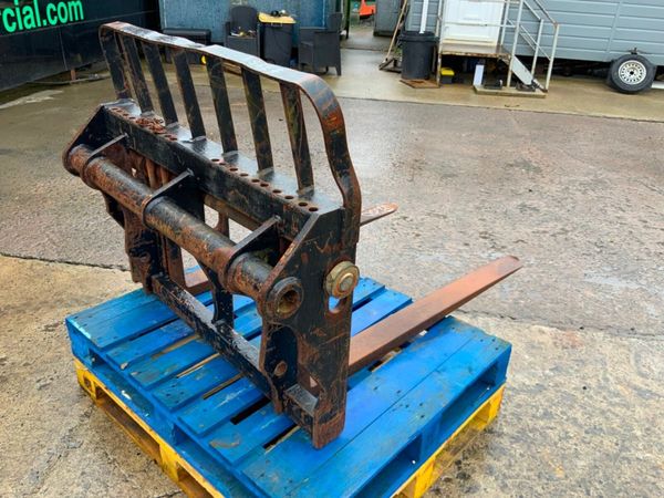 MANITOU TELEPORTER FORK CARRIAGE.......795. 383692002