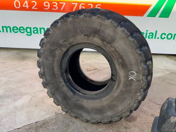 23.5 x 25 GOODYEAR RADIAL TYRES........45. 383694842