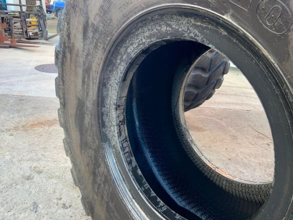 23.5 x 25 GOODYEAR RADIAL TYRES........45. 383694846