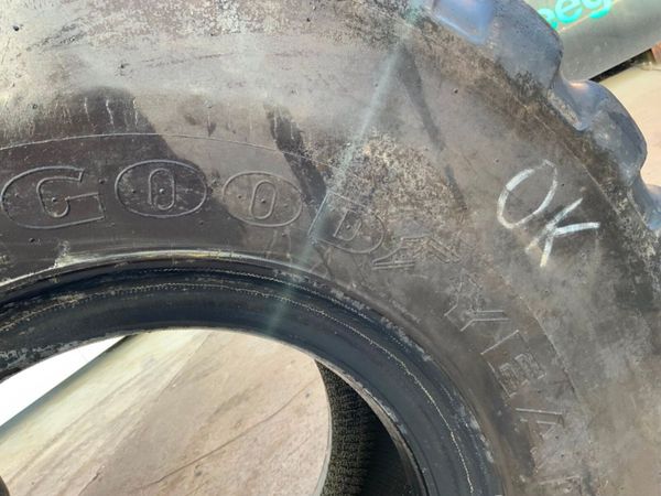 23.5 x 25 GOODYEAR RADIAL TYRES........45. 383694853