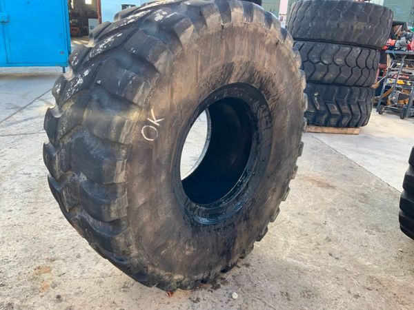 23.5 x 25 GOODYEAR RADIAL TYRES........45. 383694861