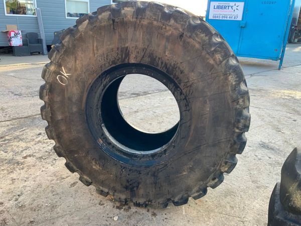 23.5 x 25 GOODYEAR RADIAL TYRES........45. 383694862