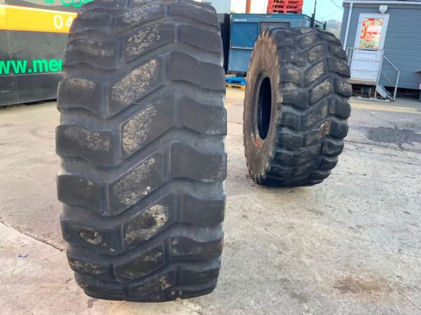 23.5 x 25 GOODYEAR RADIAL TYRES........45. 383694865