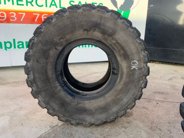 23.5 x 25 GOODYEAR RADIAL TYRES........45. 383694836