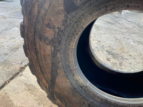 23.5 x 25 RADIAL DUMP TRUCK / LOADER TYRES....12 383694837
