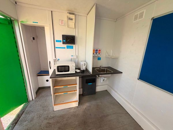 25 x 9 welfare cabin generator toilet  site office 383630756