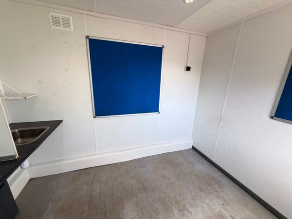 25 x 9 welfare cabin generator toilet  site office 383630759