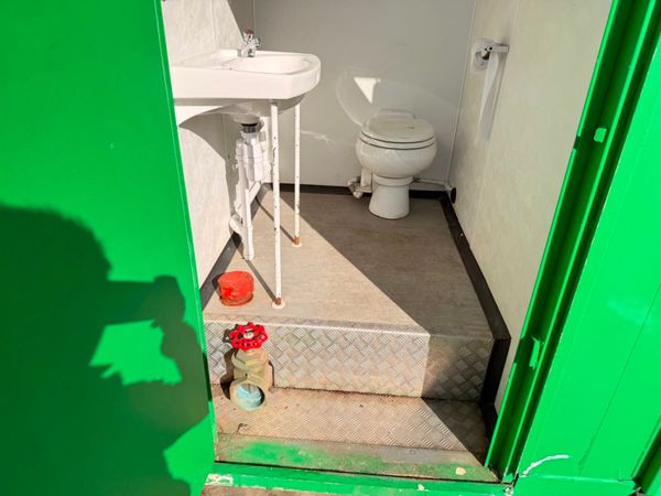 25 x 9 welfare cabin generator toilet  site office 383630769