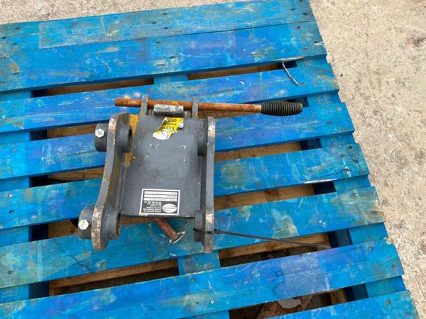 STRICKLAND QUICK HITCH.....40mm PINS........7119. 383789365