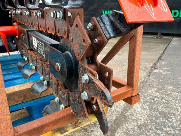 SKID STEER TRENCHING ATTACHMENT.....D39f 383789443