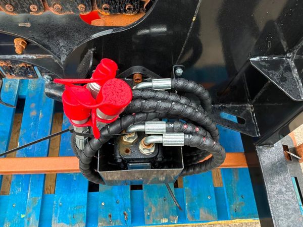 SKID STEER TRENCHING ATTACHMENT.....D39f 383789446