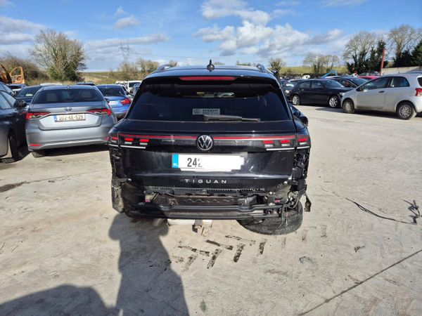 2024 Volkswagen Tiguan *For Parts* 383795757