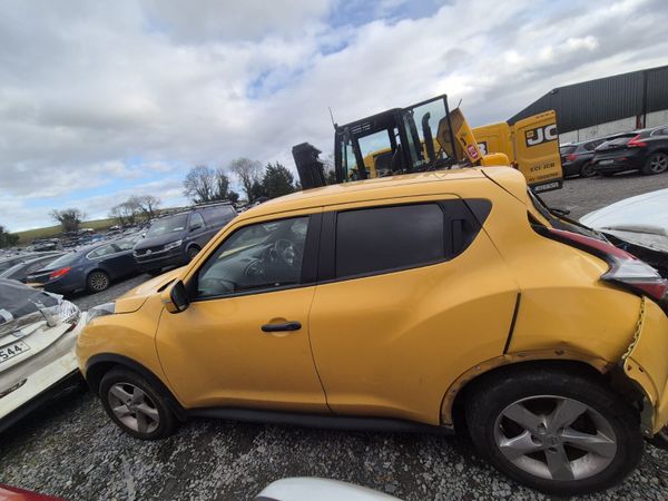 2016 Nissan Juke *For Parts* 383796032