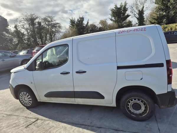 2021 Peugeot Partner *For Parts* 383796753