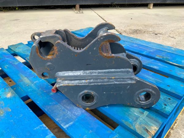 STRICKLAND QUICK HITCH........40mm PINS......7122. 383704349