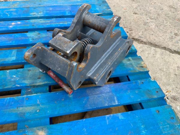 STRICKLAND QUICK HITCH........40mm PINS......7122. 383704356