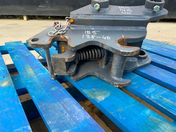 STRICKLAND QUICK HITCH........40mm PINS......7122. 383704333