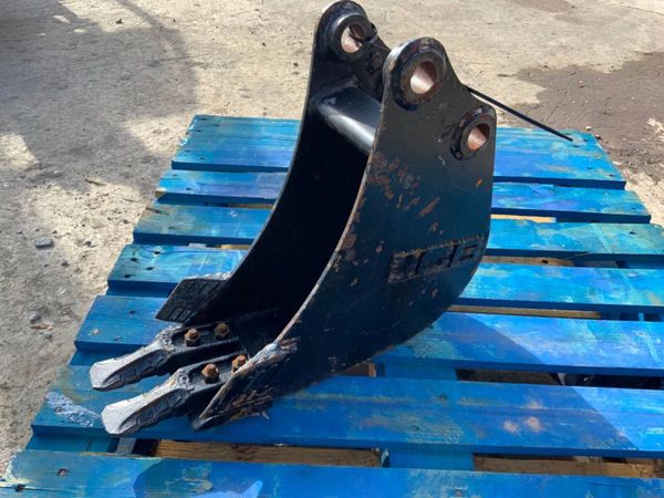 UNUSED 8" JCB BUCKET......30mm PINS.......7343. 383711964