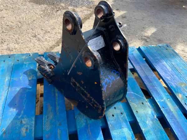 UNUSED 8" JCB BUCKET......30mm PINS.......7343. 383711967