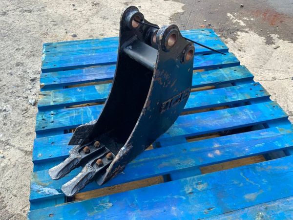 UNUSED 8" JCB BUCKET......30mm PINS.......7343. 383711982
