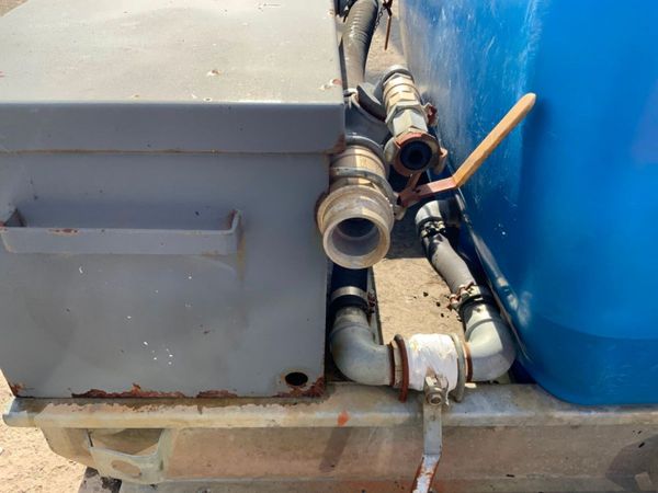 WESTERN STATIC WATER BOWSER & PUMP......1259. 383712016