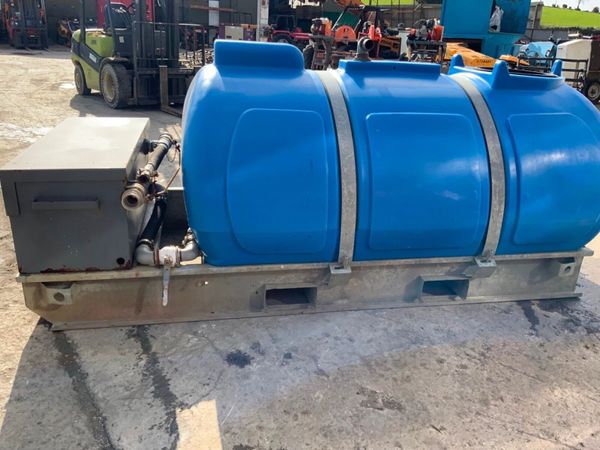 WESTERN STATIC WATER BOWSER & PUMP......1259. 383712017