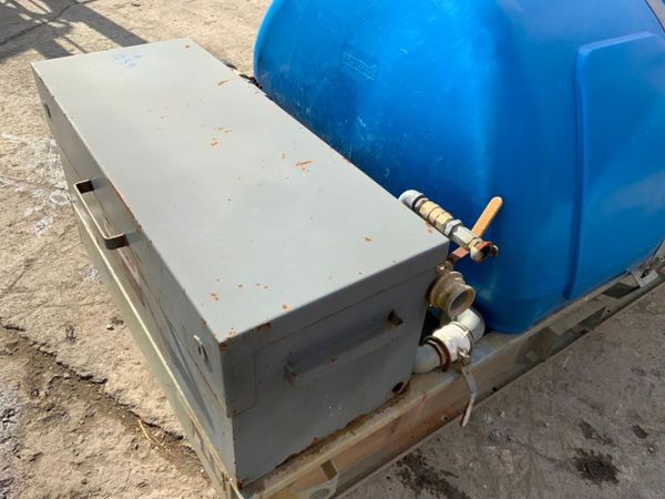 WESTERN STATIC WATER BOWSER & PUMP......1259. 383712020