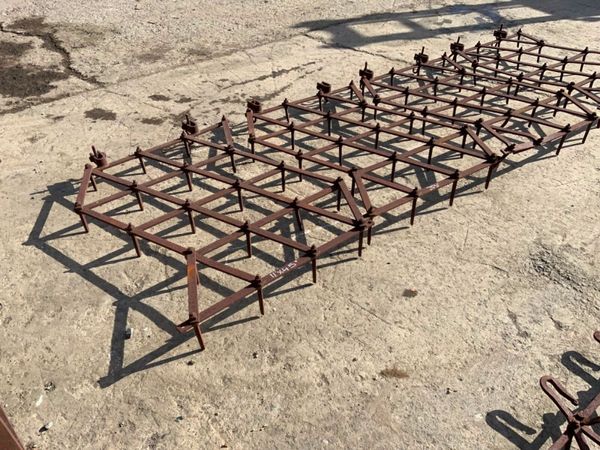 4 SECTION TRAILED PIN HARROW.........129s 383723318