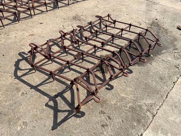 4 SECTION TRAILED PIN HARROW.........129s 383723334