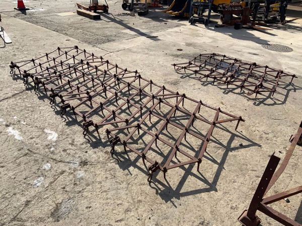 4 SECTION TRAILED PIN HARROW.........129s 383723335