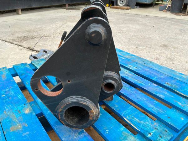 JCB TELETRUK HEADSTOCK CARRIAGE.........7103. 383734370