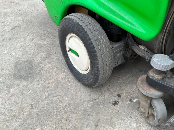 GREEN MACHINE 414 PEDESTRIAN SWEEPER... 383734397