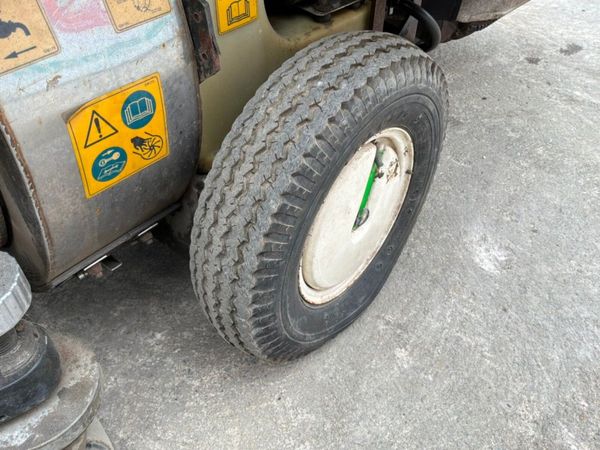 GREEN MACHINE 414 PEDESTRIAN SWEEPER... 383734402