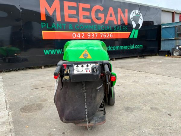 GREEN MACHINE 414 PEDESTRIAN SWEEPER... 383734404