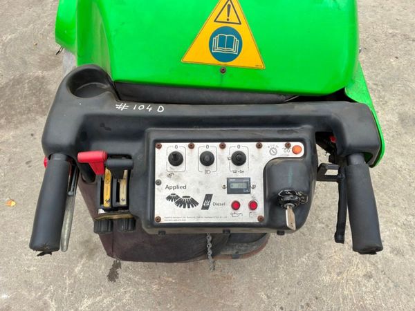 GREEN MACHINE 414 PEDESTRIAN SWEEPER... 383734406