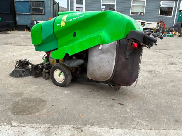 GREEN MACHINE 414 PEDESTRIAN SWEEPER... 383734412