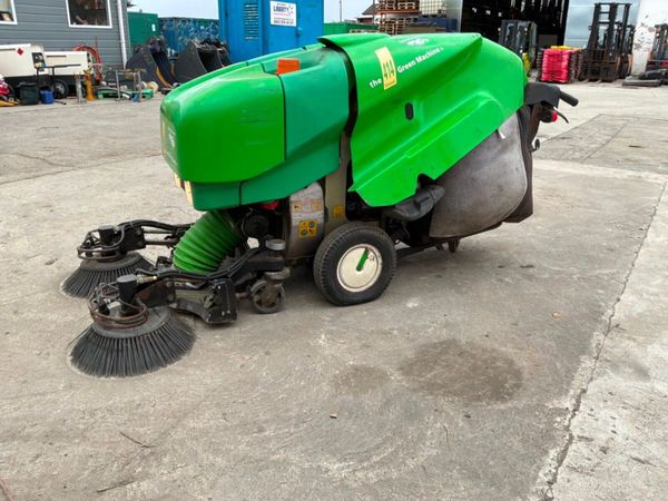 GREEN MACHINE 414 PEDESTRIAN SWEEPER... 383734413