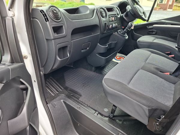 Renault Master 191 MWB 2.3L   Excellent Condition 383867992