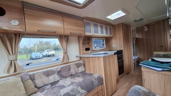 Bailey Pegasus 6 berth caravan 383870074