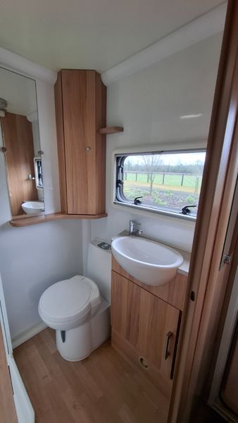 Bailey Pegasus 6 berth caravan 383870083