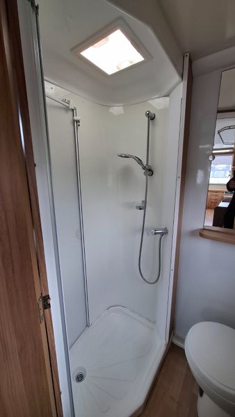 Bailey Pegasus 6 berth caravan 383870085