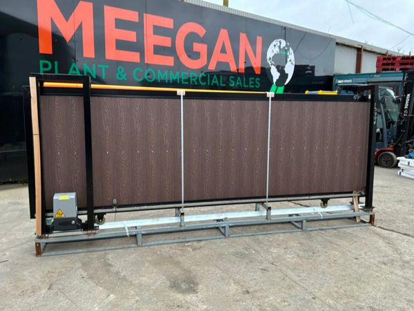 13ft REMOTE CONTROL SLIDING GATE..........1377p. 383883891