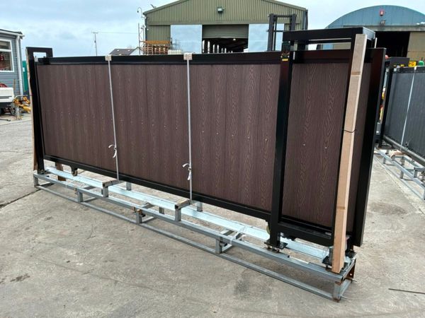 13ft REMOTE CONTROL SLIDING GATE..........1377p. 383883904