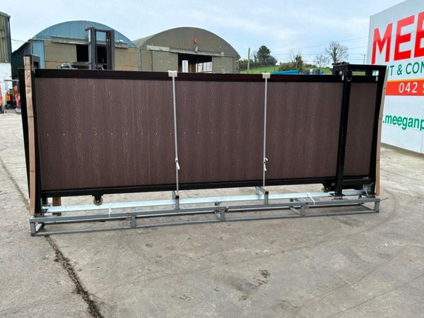 13ft REMOTE CONTROL SLIDING GATE..........1377p. 383883906